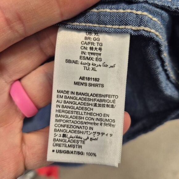 Amazon Essentials Men's Blue Cotton Chambray Button Down Short Sleeve Shirt - Picture 9 of 10